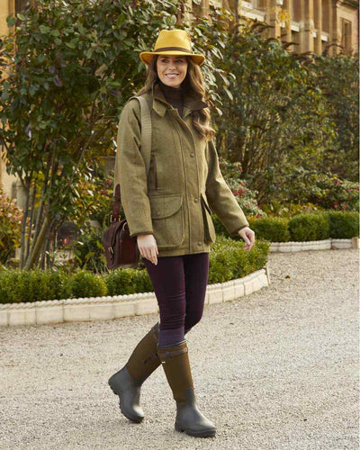 Mustard coloured Alan Paine Ladies Richmond Felt Hat on street background #colour_mustard