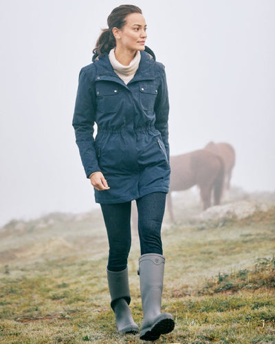 Grey coloured Ariat Womens Kelmarsh Wellington Boots on Frost Grass background #colour_grey