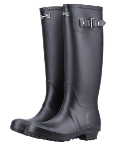 Black coloured Cotswold Sandringham Buckle Strap Wellingtons on white background #colour_black