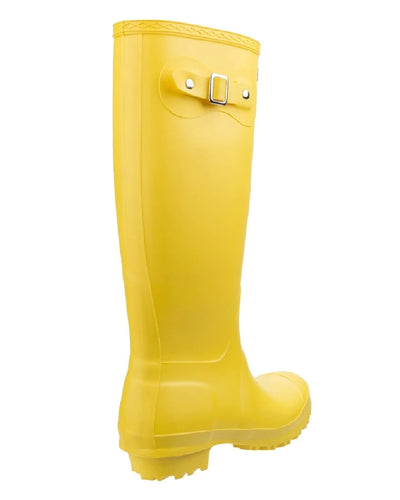 Yellow coloured Cotswold Sandringham Buckle Strap Wellingtons on white background #colour_yellow