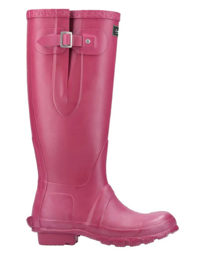 Berry coloured Cotswold Windsor Buckle Strap Rubber Wellingtons on white background #colour_berry