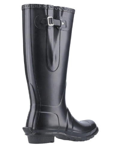 Black coloured Cotswold Windsor Buckle Strap Rubber Wellingtons on white background #colour_black