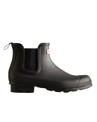 Black coloured Hunter Mens Original Chelsea Boots on white background #colour_black