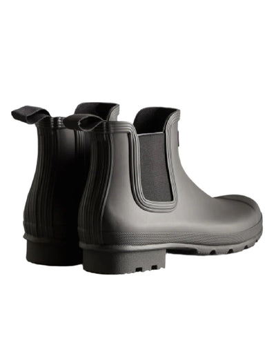 Black coloured Hunter Mens Original Chelsea Boots on white background #colour_black