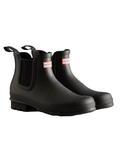 Black coloured Hunter Mens Original Chelsea Boots on white background #colour_black