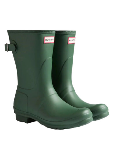 Hunter Green coloured Hunter Womens Originals Short Back Adjustable Wellington Boots on white background #colour_hunter-green