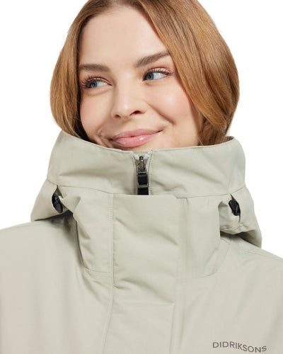 Wilted Leaf Coloured Didriksons Frida Womens Parka 7 On A White Background #colour_wilted-leaf